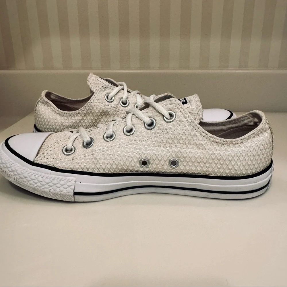 Converse Cream Waffle Print Textile Sneakers - Picture 13 of 16